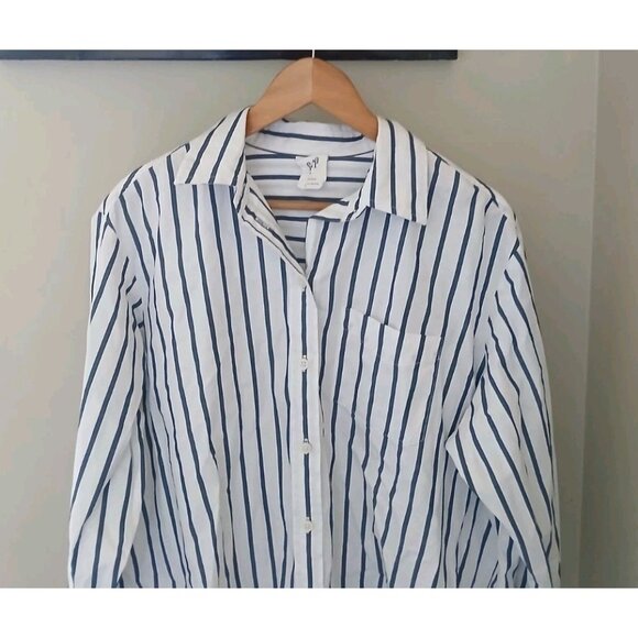 GAP The Big Shirt - Picture 2 of 10